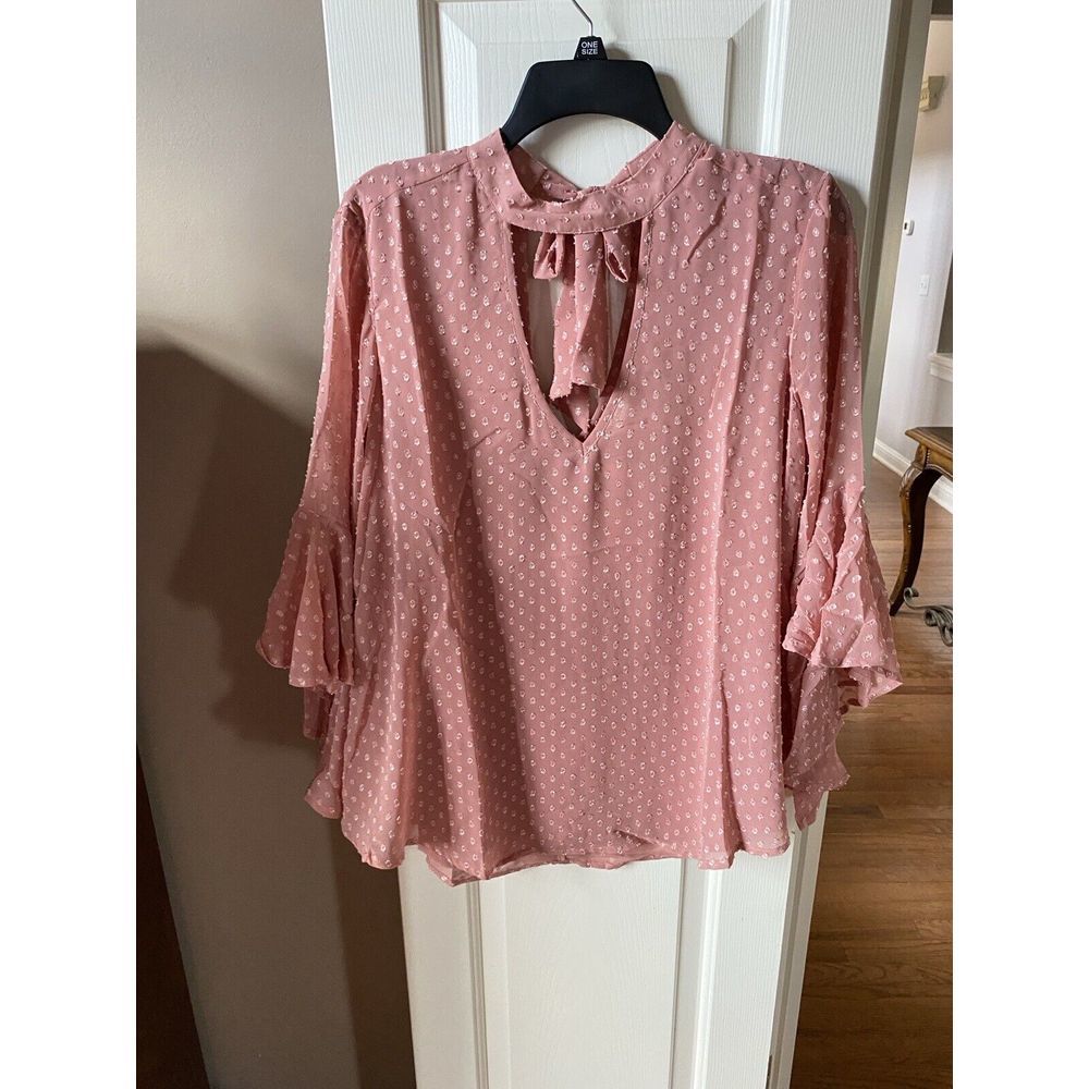 Band of Gypsies Blouse Top Feminine Womens Work‎ Blush Size Medium NWT